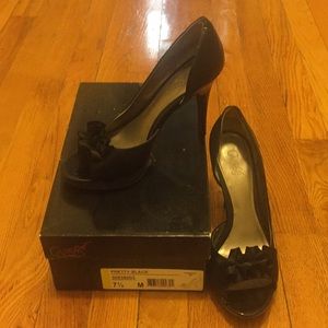Carlos Santana heels 7 1/2 Black